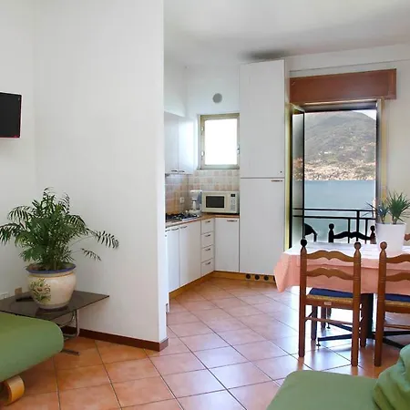 Miralago Casa شقة ميناجيو