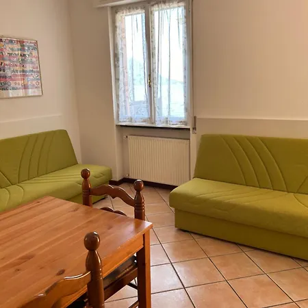 Miralago Casa شقة ميناجيو